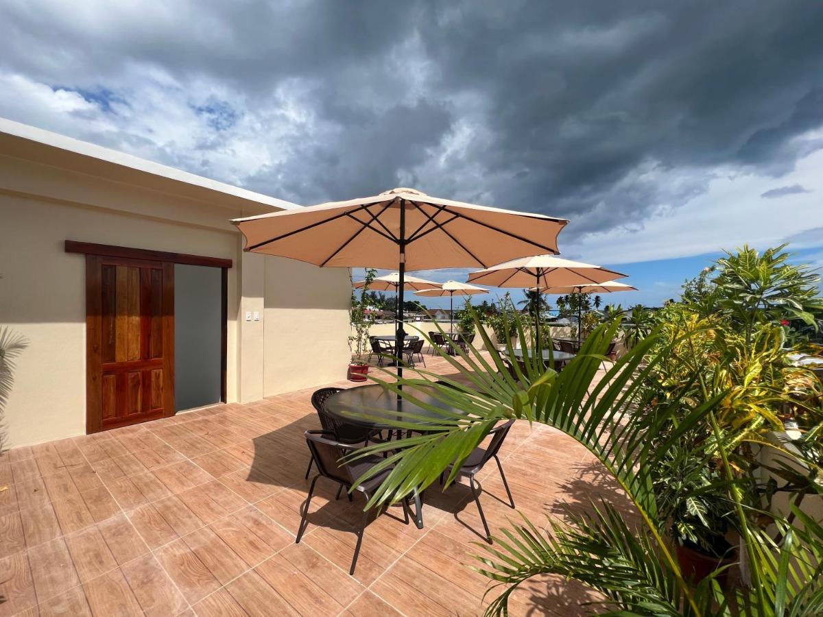 Rich-Vania Suites General Luna  Exterior foto